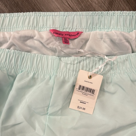 NWT Simply Southern Shorts XL - Picture 2 of 3